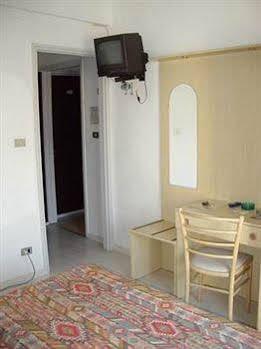 Hotel Giongo Spotorno Dış mekan fotoğraf