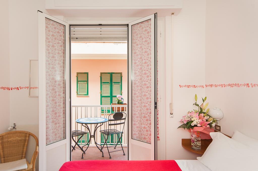 Hotel Giongo Spotorno Dış mekan fotoğraf