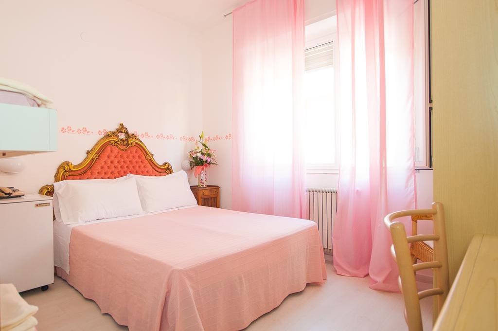 Hotel Giongo Spotorno Dış mekan fotoğraf
