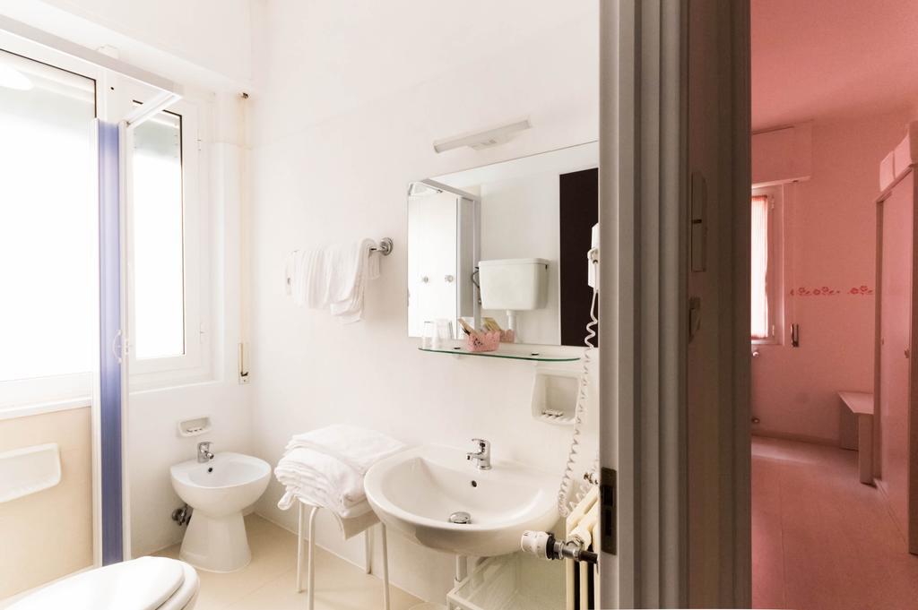 Hotel Giongo Spotorno Dış mekan fotoğraf